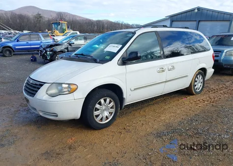 2006 Chrysler Town & Country Touring z USA, uszkodzony, nr VIN 2A4GP54L36R806029